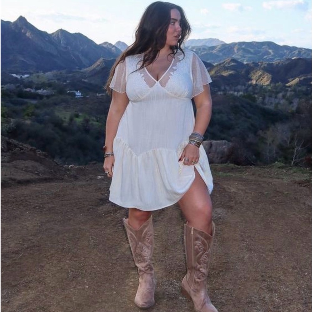 Torrid 1X Festi Contrast Tunic Flutter Sleeve Plus Embroidered Mini Dress 14/16